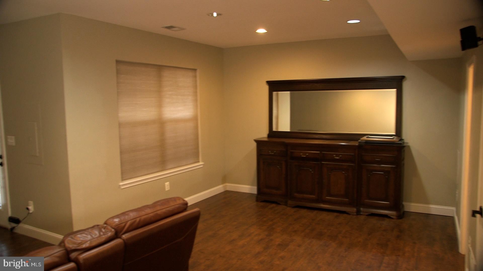 20595 Glenmere Square Sterling, VA 20165 - Photo 11 of 19 Recreation room