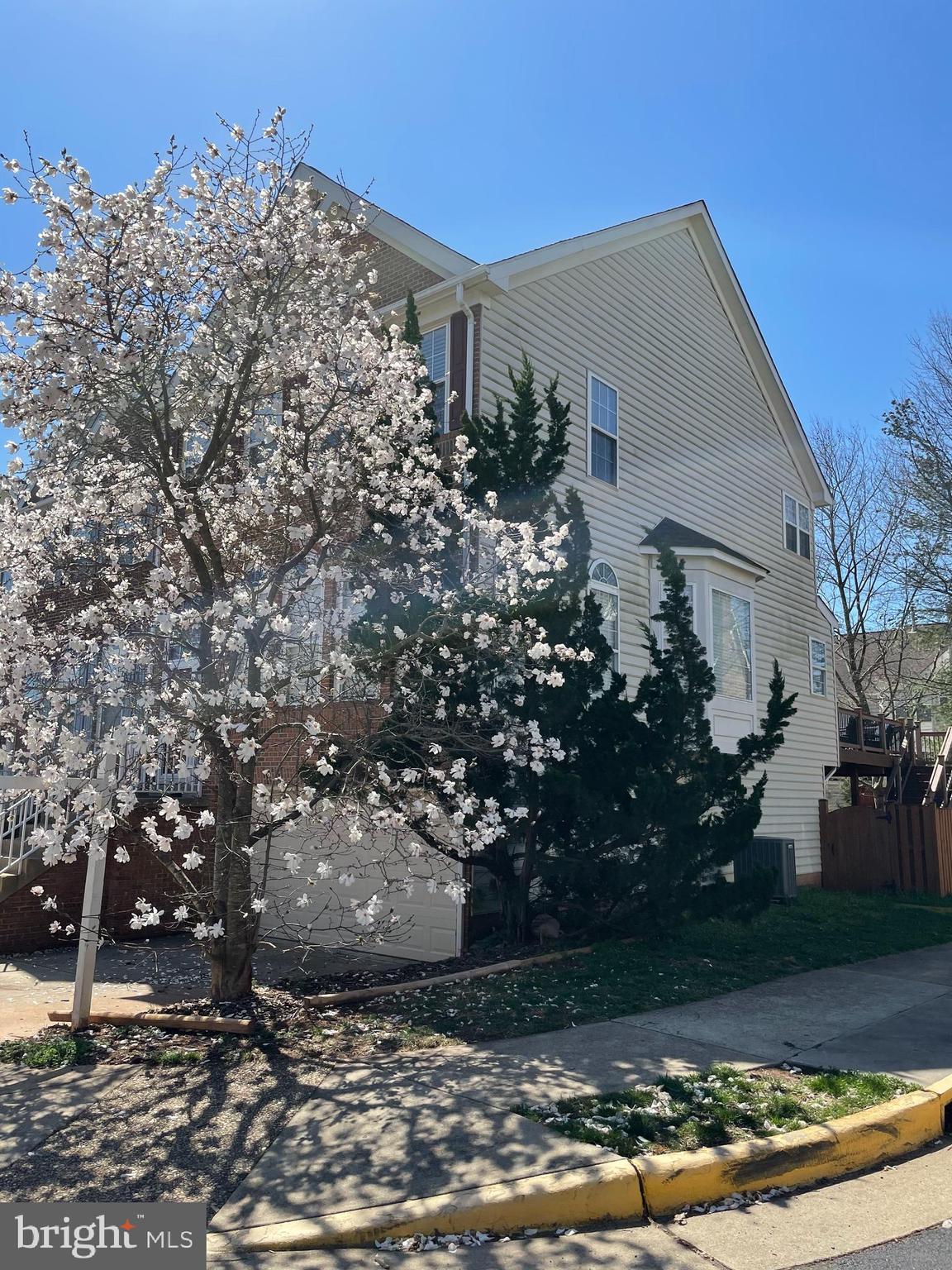 20595 Glenmere Square Sterling, VA 20165 - Photo 15 of 19