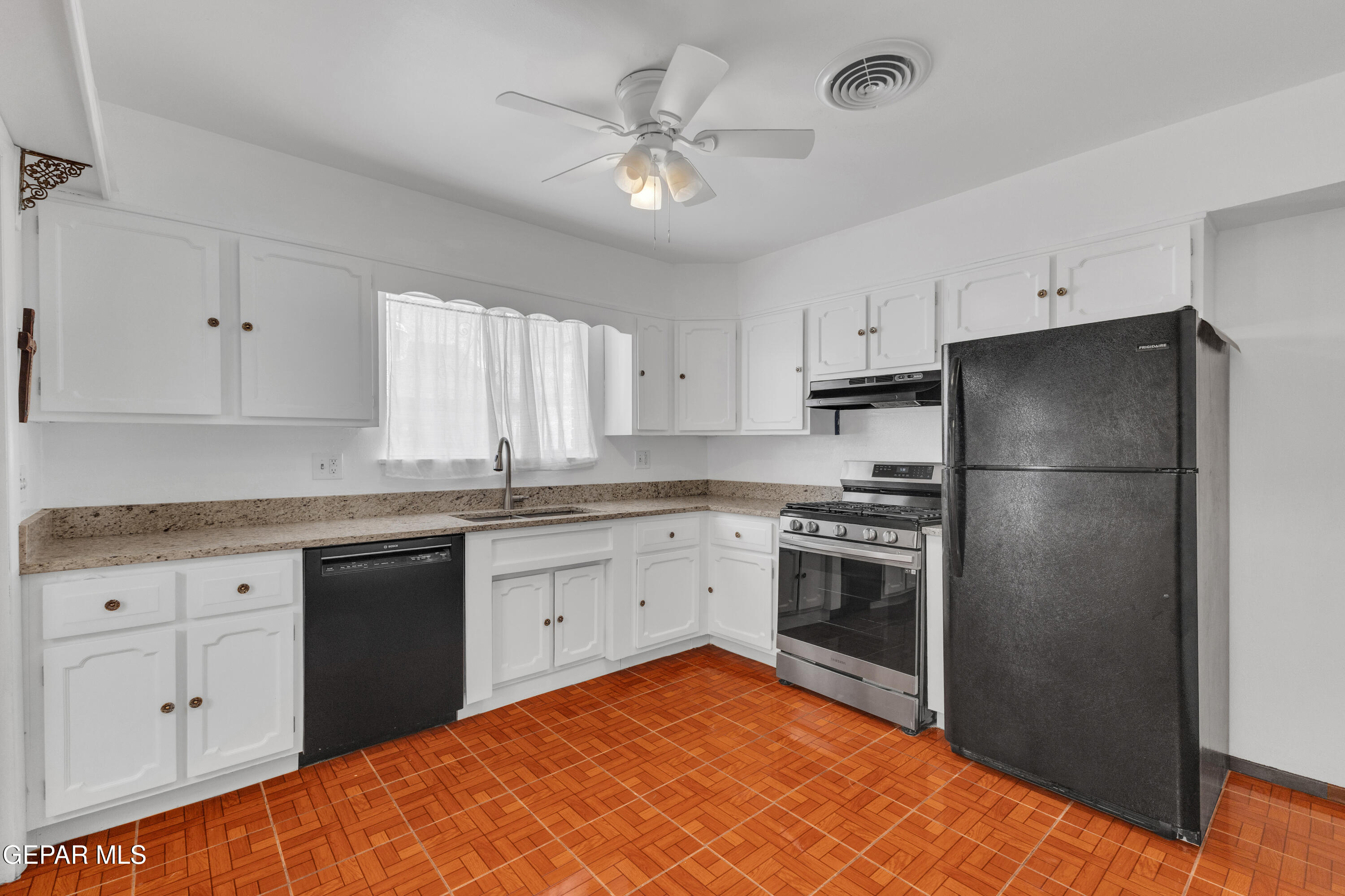 356 Coral Hills Road El Paso, TX 79912 - Photo 27 of 61 11 (3)