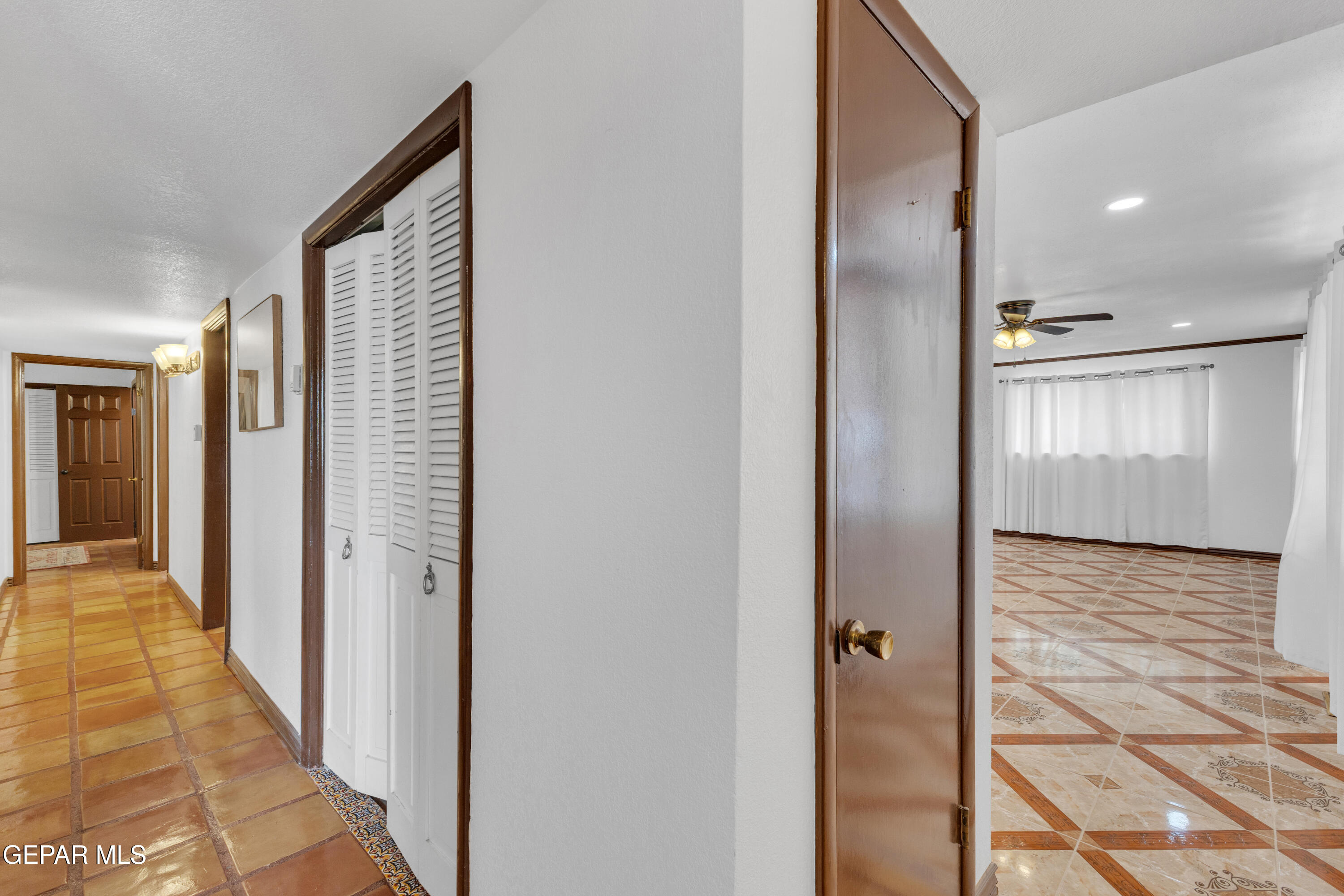 356 Coral Hills Road El Paso, TX 79912 - Photo 6 of 61 4