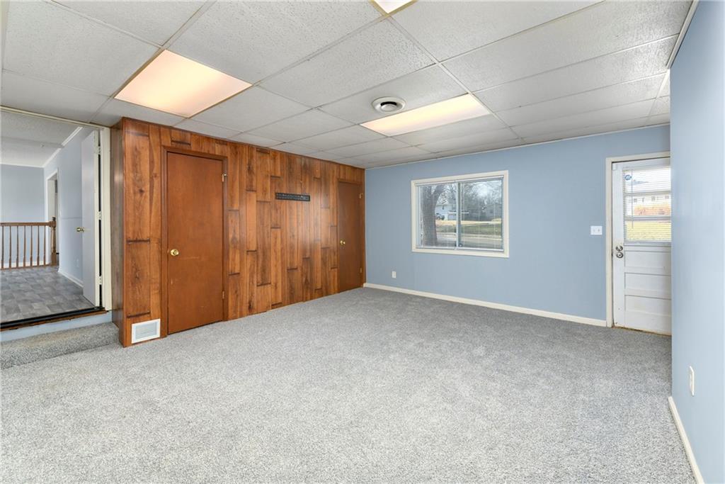 8421 Spring Valley Road Raytown, MO 64138 - Photo 13 of 35