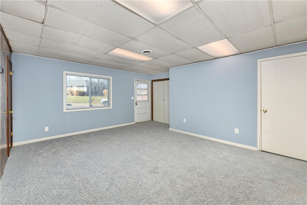 8421 Spring Valley Road Raytown, MO 64138 - Photo 14 of 35