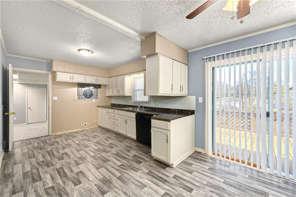 8421 Spring Valley Road Raytown, MO 64138 - Photo 8 of 35