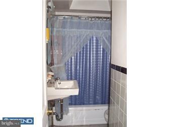 812 Grant Road Folcroft, PA 19032 - Photo 9 of 10 Bathroom