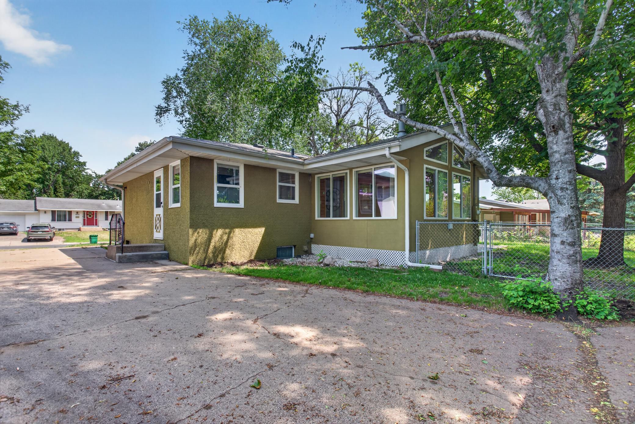 2819 Nash Road Brooklyn Center, MN 55430 - Photo 3 of 27