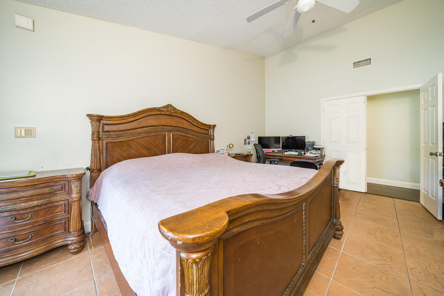 5730 Coach House Circle, Unit D Boca Raton, FL 33486 - Photo 11 of 21 5730 Coach House Cir D Boca-large-008-00