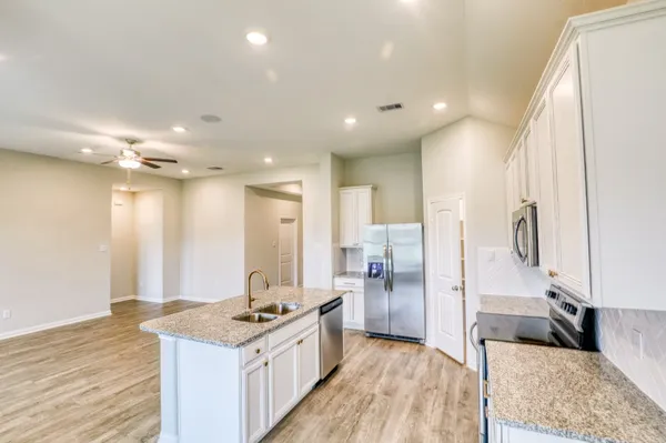 $2,299 | 201 Bryan Way, Angleton, TX 77515