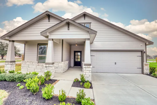 $2,300 | 201 Bryan Way, Angleton, TX 77515