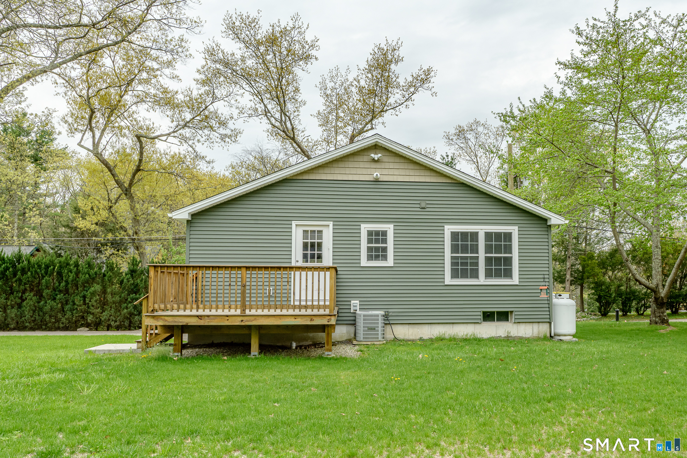 11 Breaults Landing Road Thompson, CT 06277 - Photo 3 of 31
