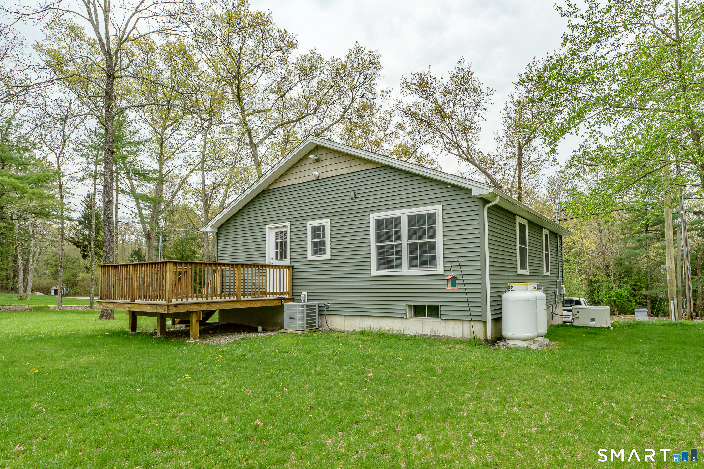 11 Breaults Landing Road Thompson, CT 06277 - Photo 4 of 31