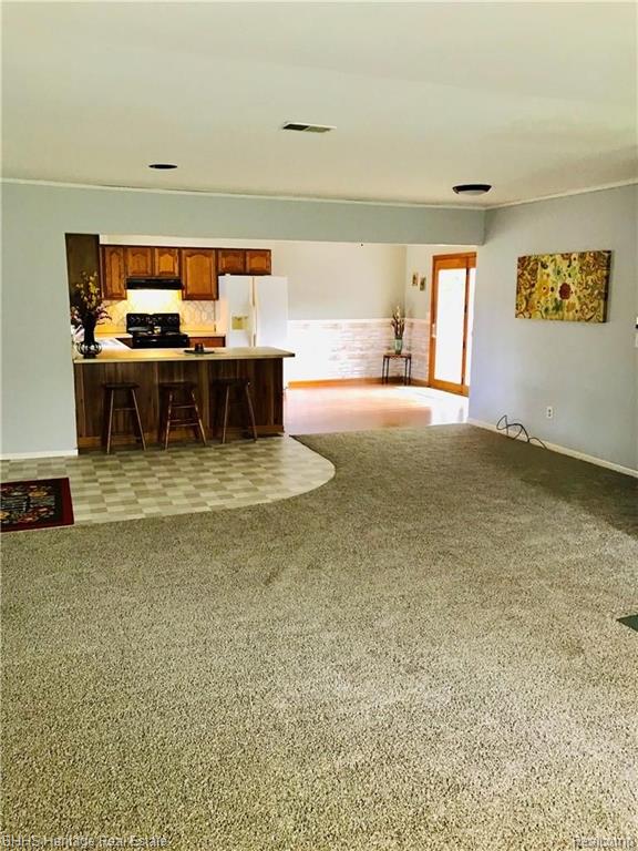 8490 Antcliff Road Howell, MI 48855 - Photo 4 of 30