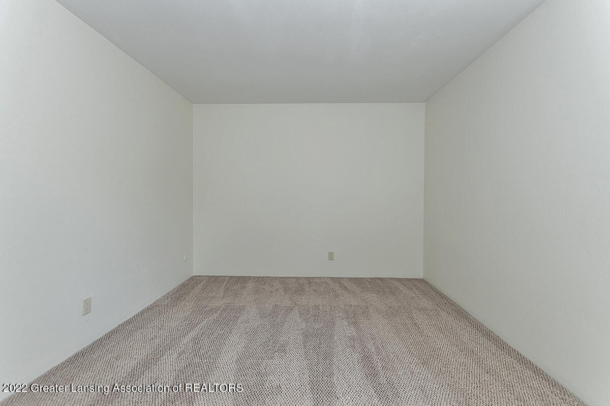 3946 Hunters Ridge Drive, Unit 4 Lansing, MI 48911 - Photo 10 of 18 10