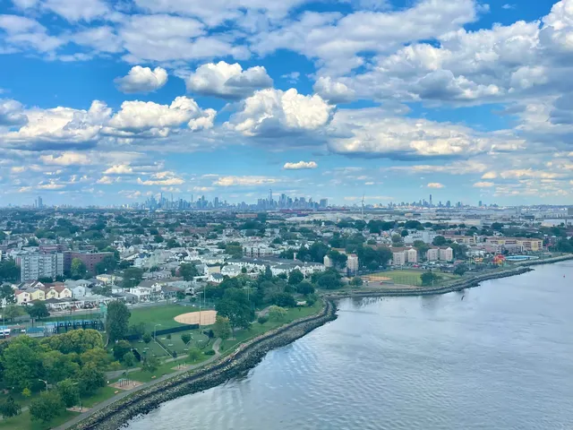 $2,400 | 57 Isabella Avenue, Unit 1, Bayonne, NJ 07002