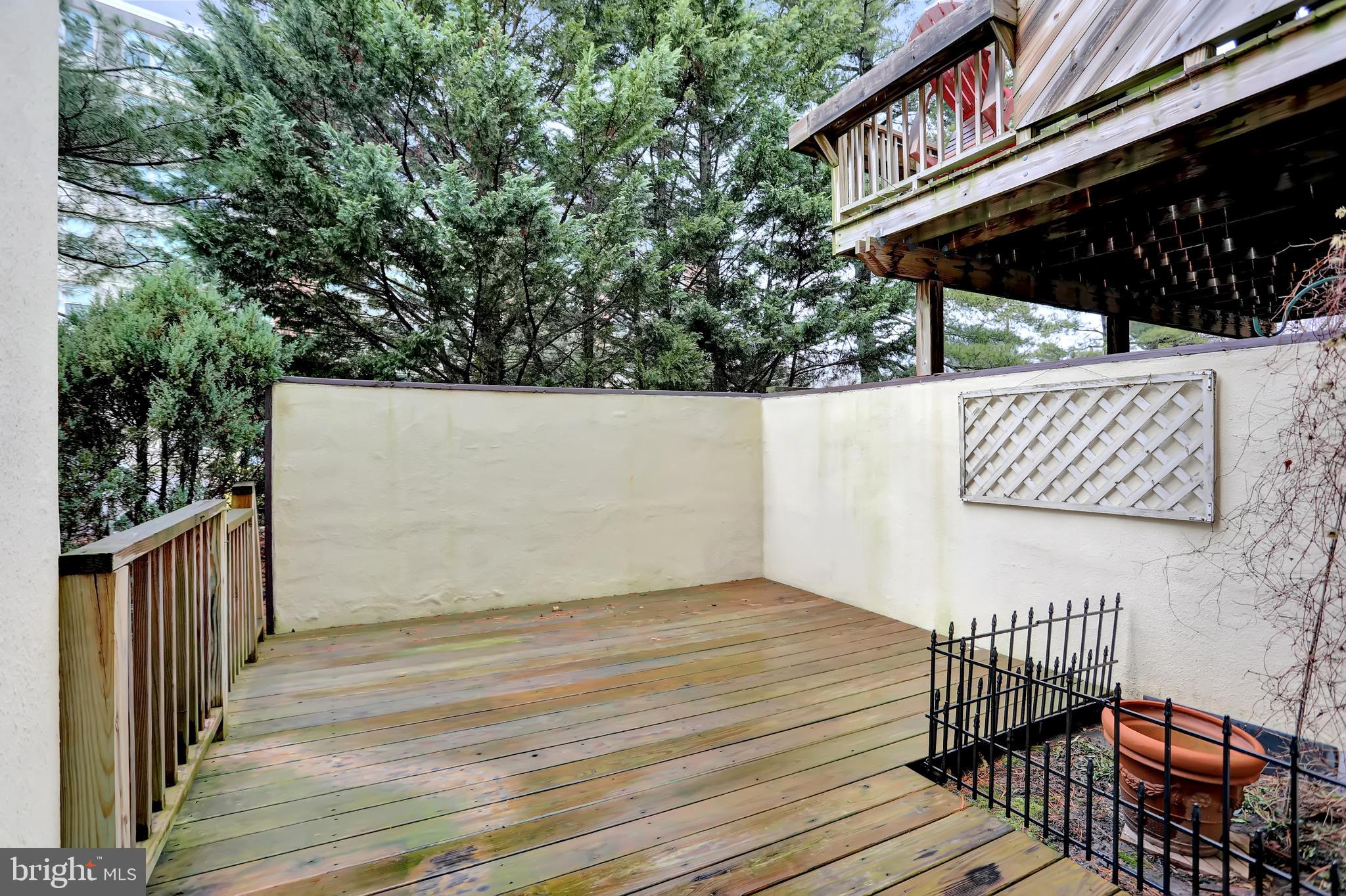 735 Stoney Spring Drive Baltimore, MD 21210 - Photo 43 of 54 Lower level deck