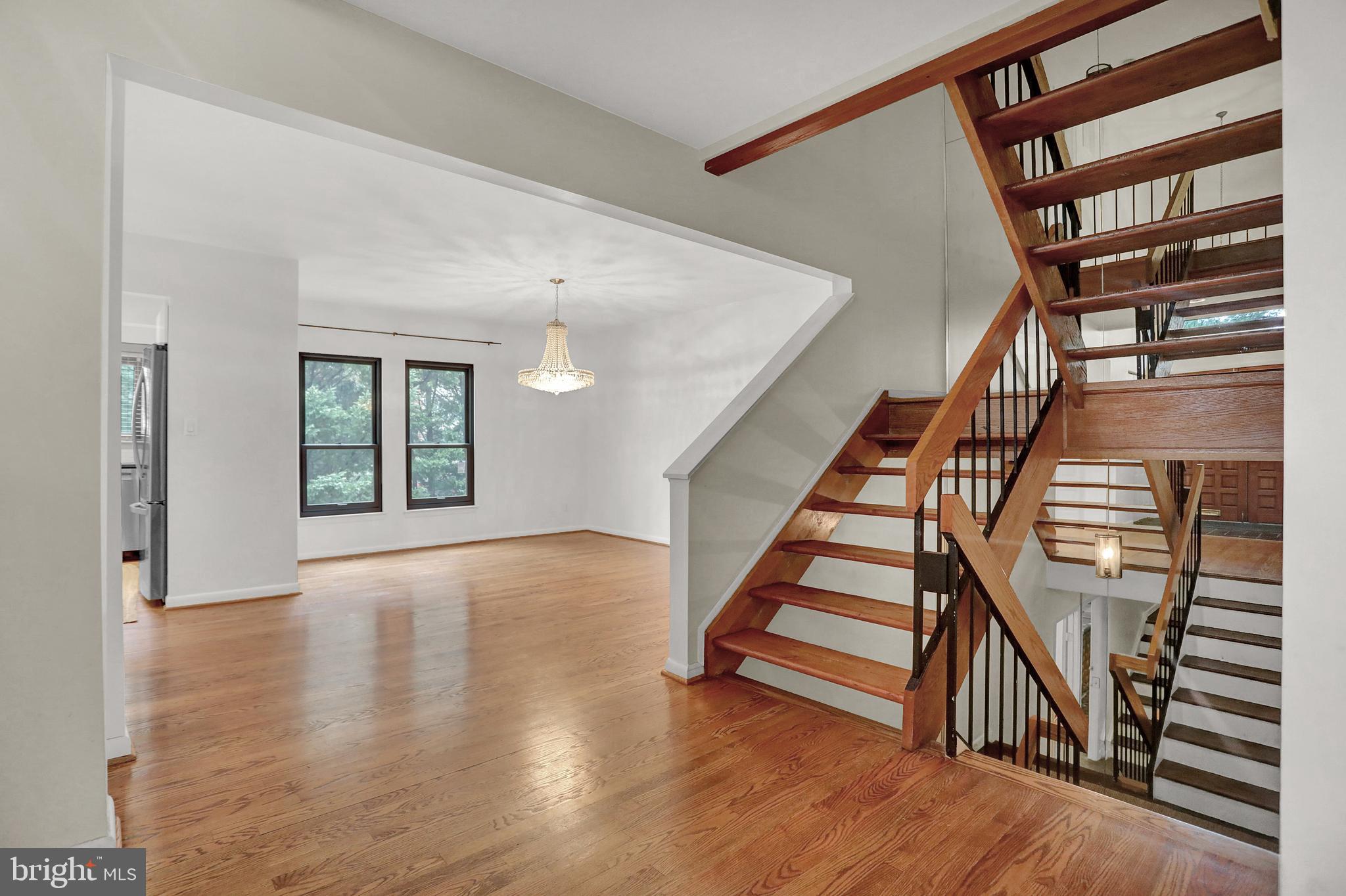 735 Stoney Spring Drive Baltimore, MD 21210 - Photo 6 of 54 Entry