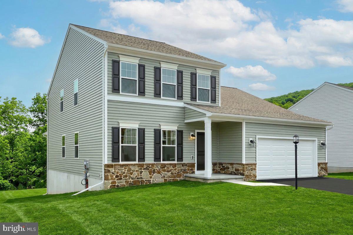 53 Sajer Road Pottsville, PA 17901 - Photo 3 of 21 Image reflect the actual home as built.