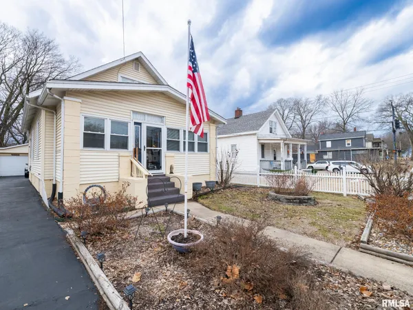 $134,240 | 1219 North Sheridan Road, Peoria, IL 61606