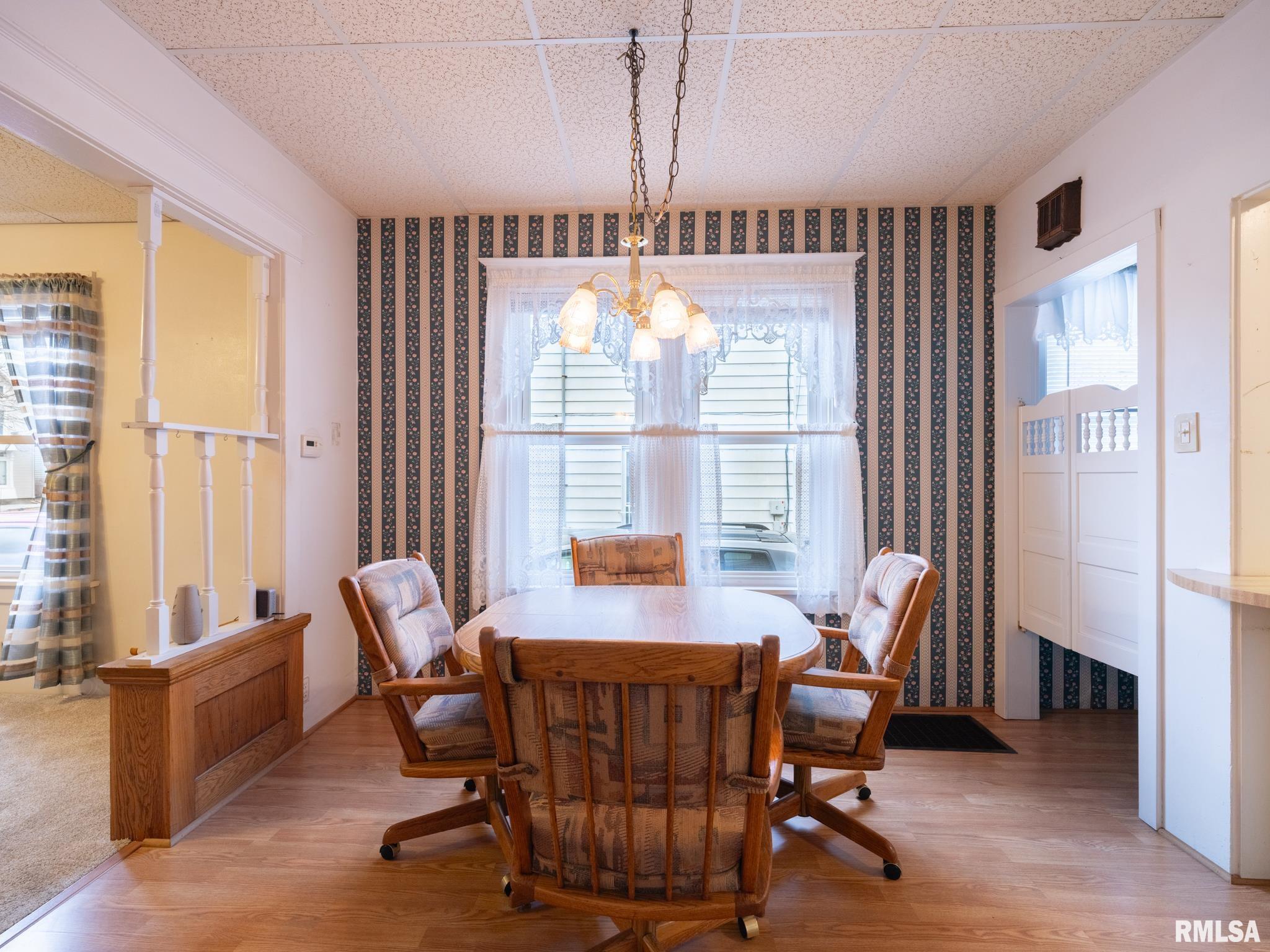 1219 North Sheridan Road Peoria, IL 61606 - Photo 12 of 53