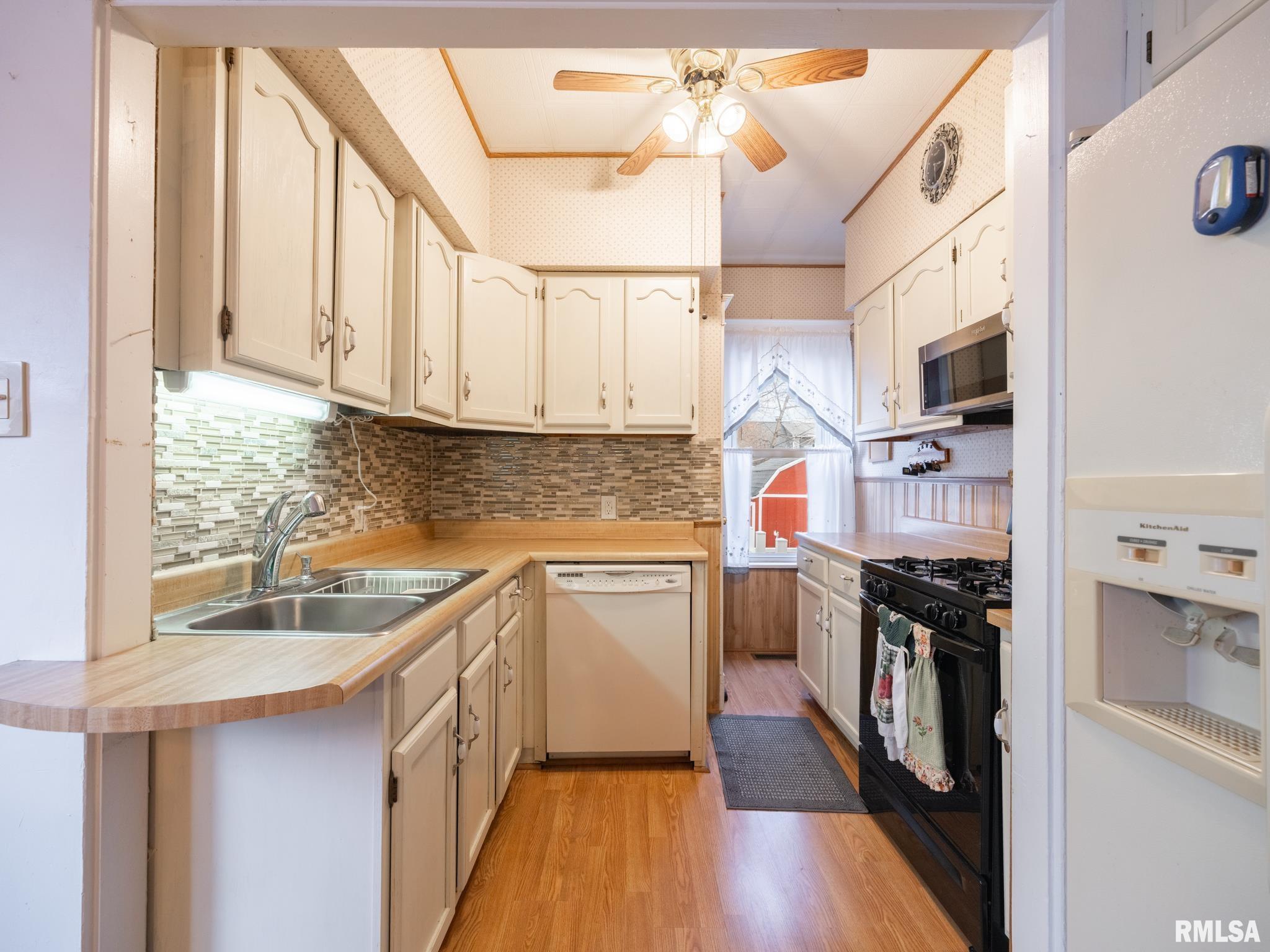 1219 North Sheridan Road Peoria, IL 61606 - Photo 16 of 53