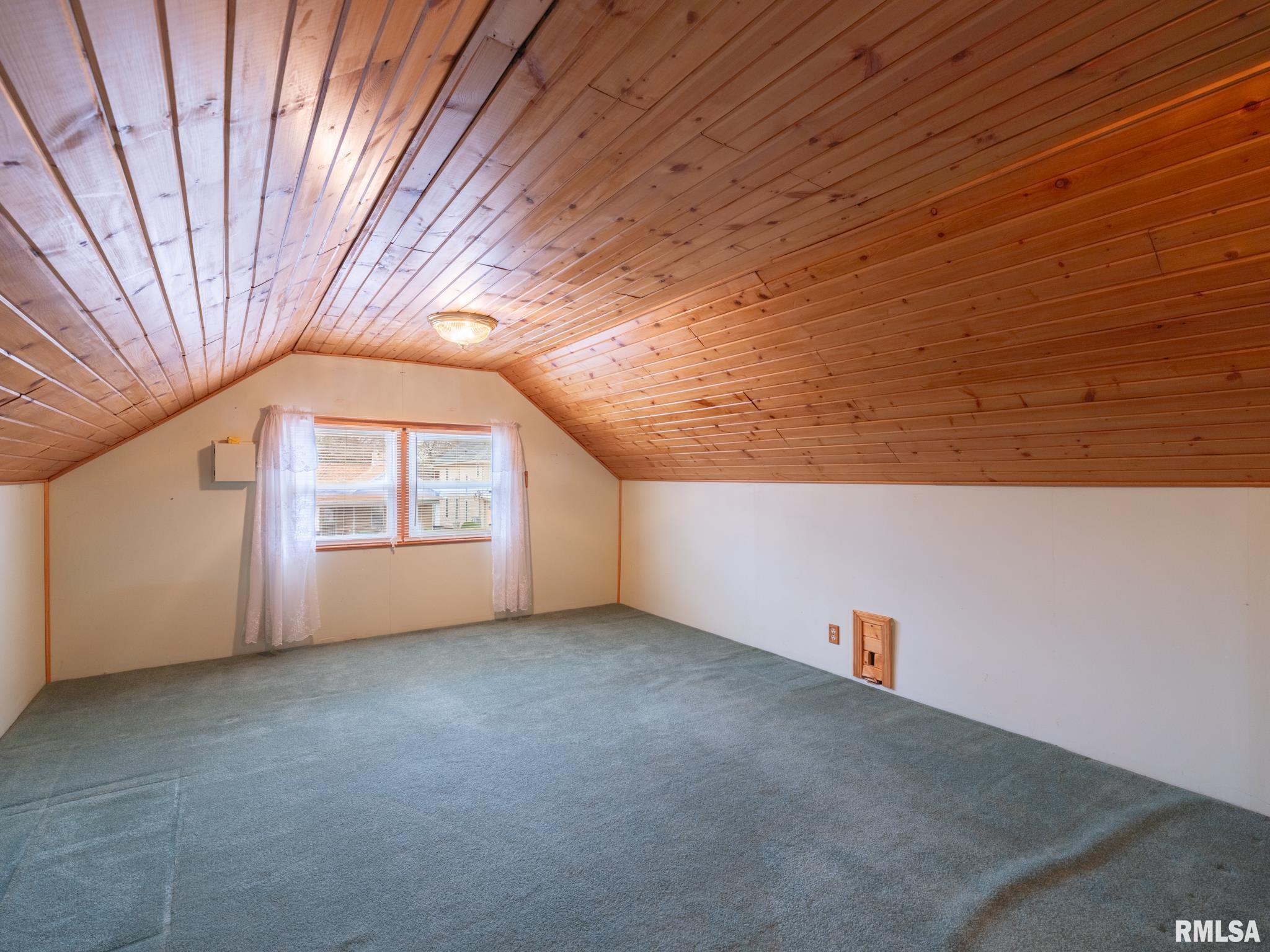 1219 North Sheridan Road Peoria, IL 61606 - Photo 33 of 53