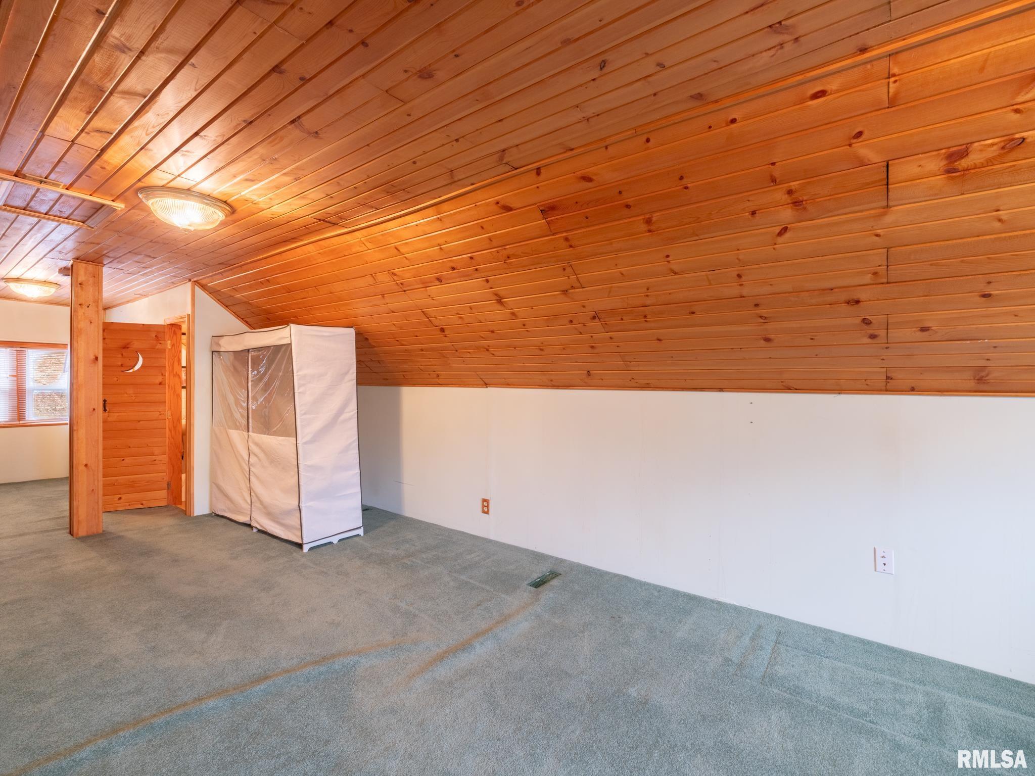 1219 North Sheridan Road Peoria, IL 61606 - Photo 35 of 53