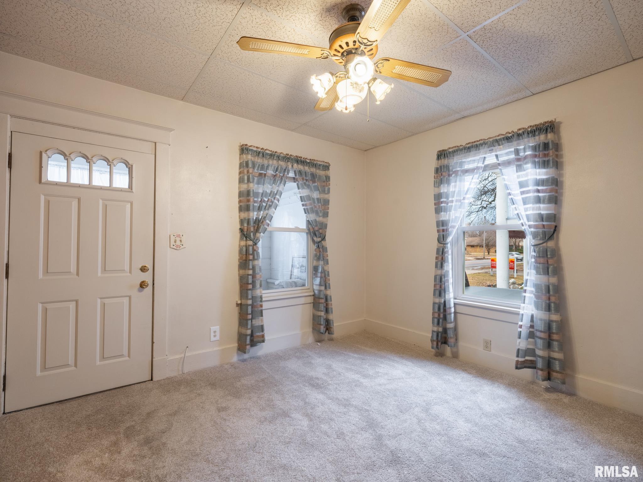 1219 North Sheridan Road Peoria, IL 61606 - Photo 4 of 53