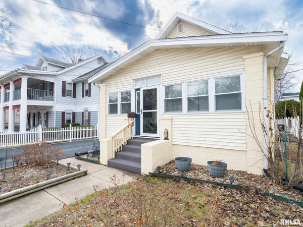 $124,000 | 1219 North Sheridan Road, Peoria, IL 61606