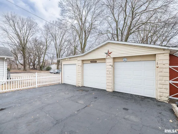 $124,000 | 1219 North Sheridan Road, Peoria, IL 61606