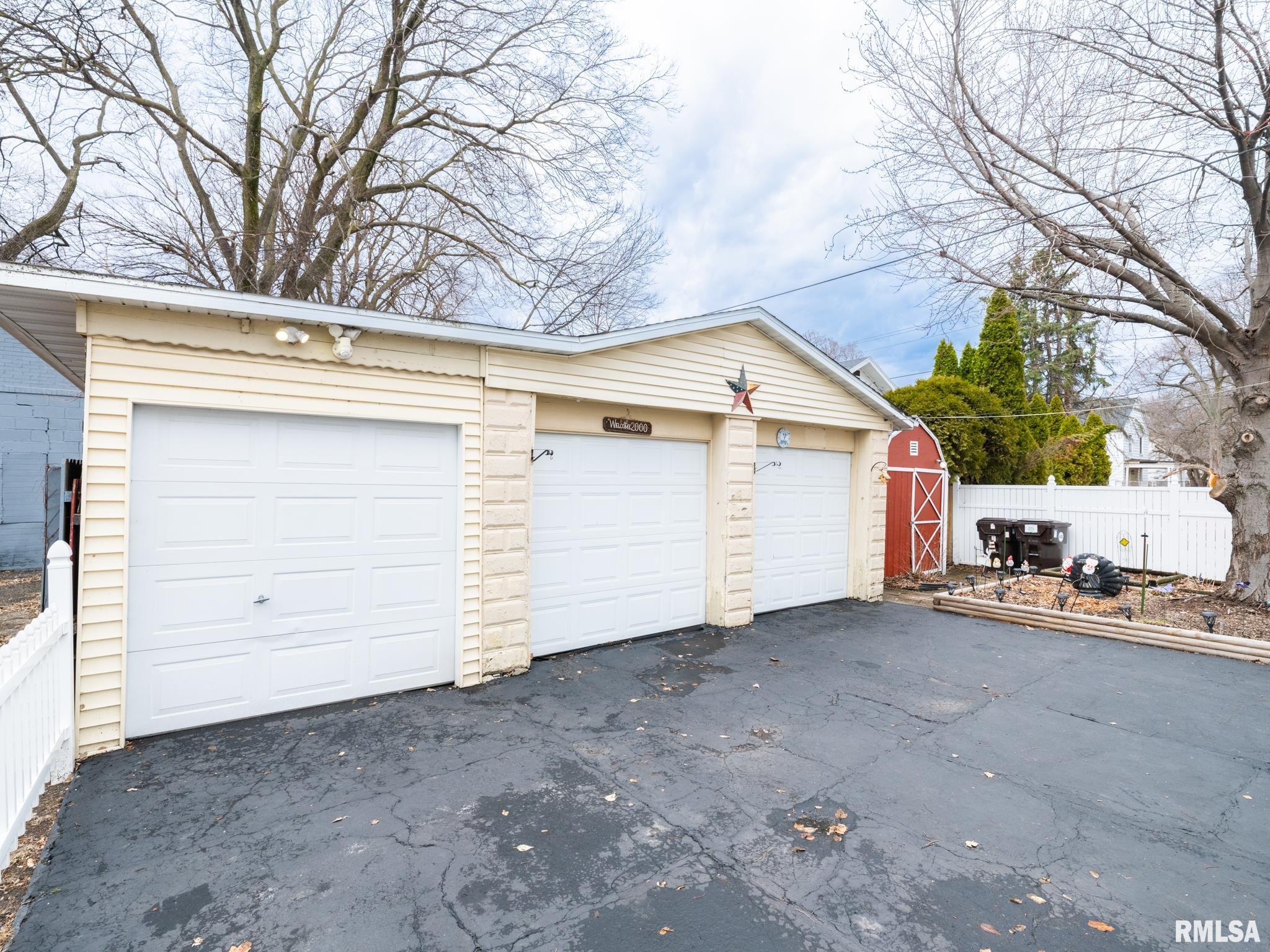 1219 North Sheridan Road Peoria, IL 61606 - Photo 51 of 53