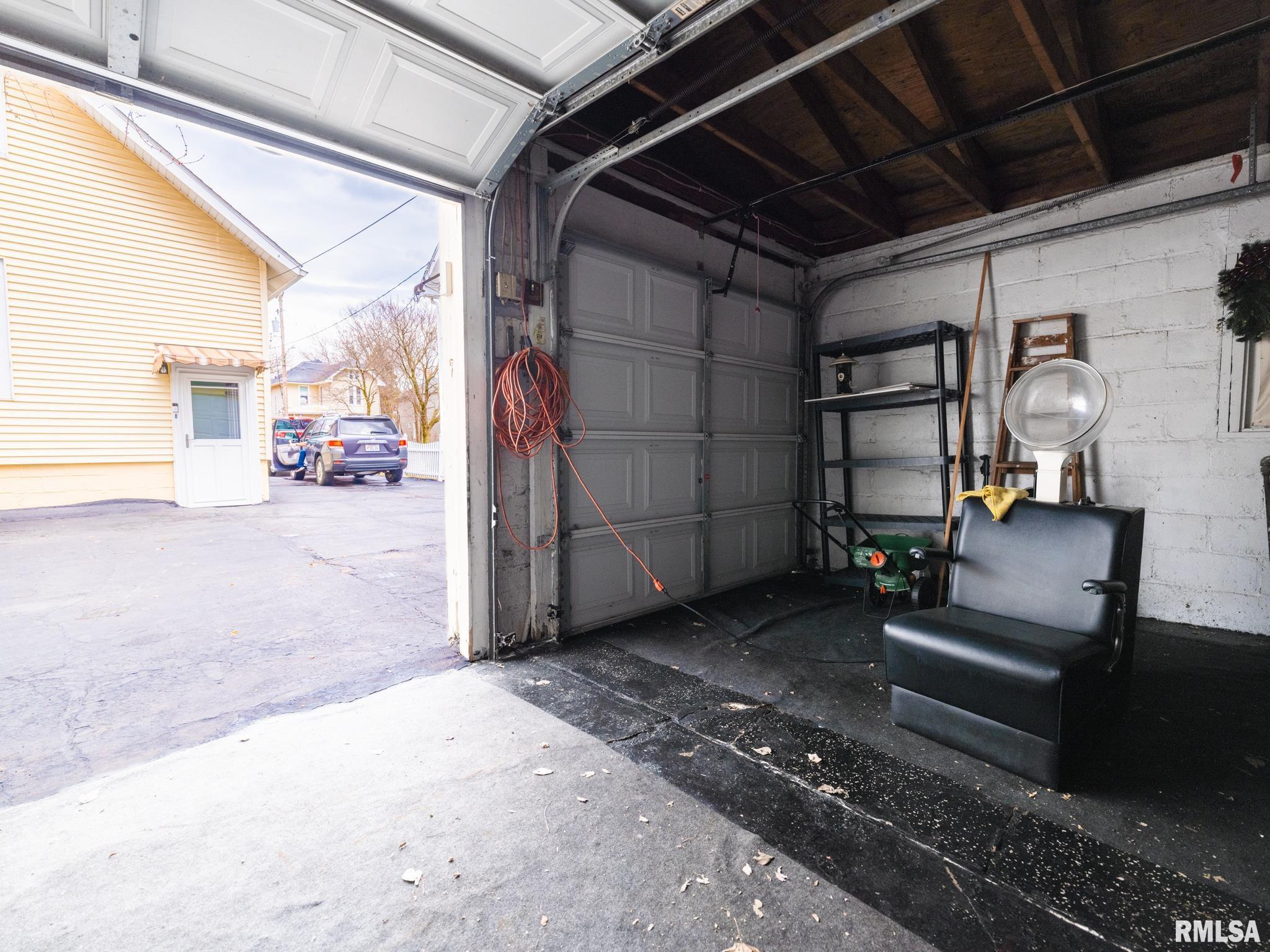 1219 North Sheridan Road Peoria, IL 61606 - Photo 52 of 53