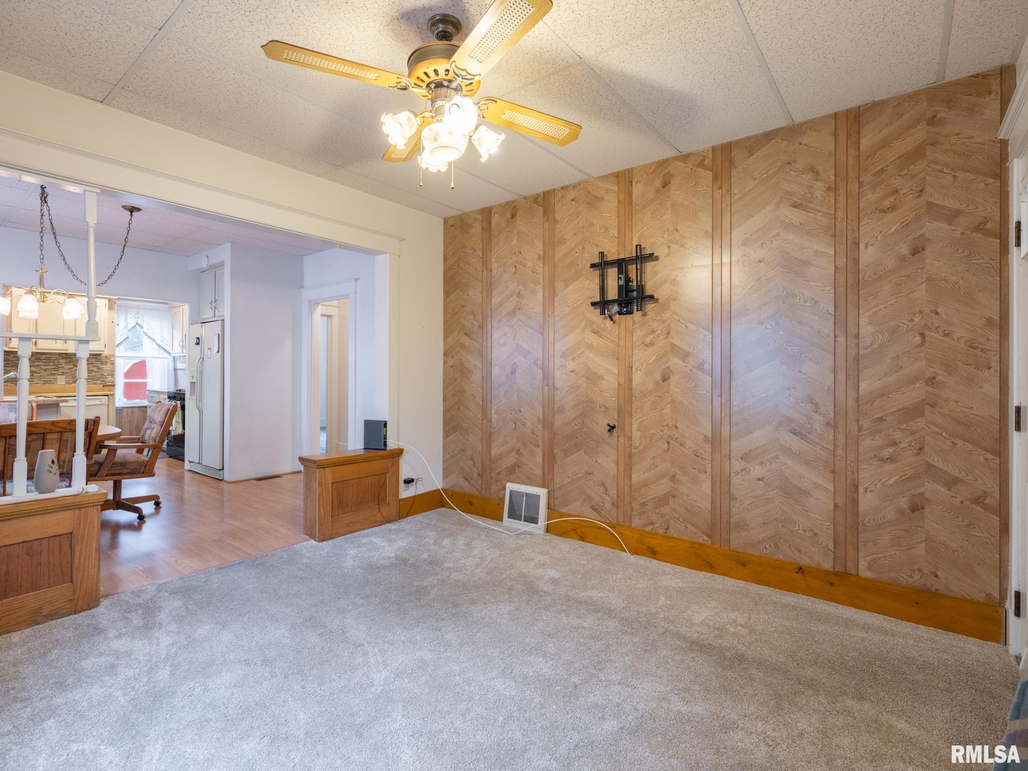 1219 North Sheridan Road Peoria, IL 61606 - Photo 7 of 53