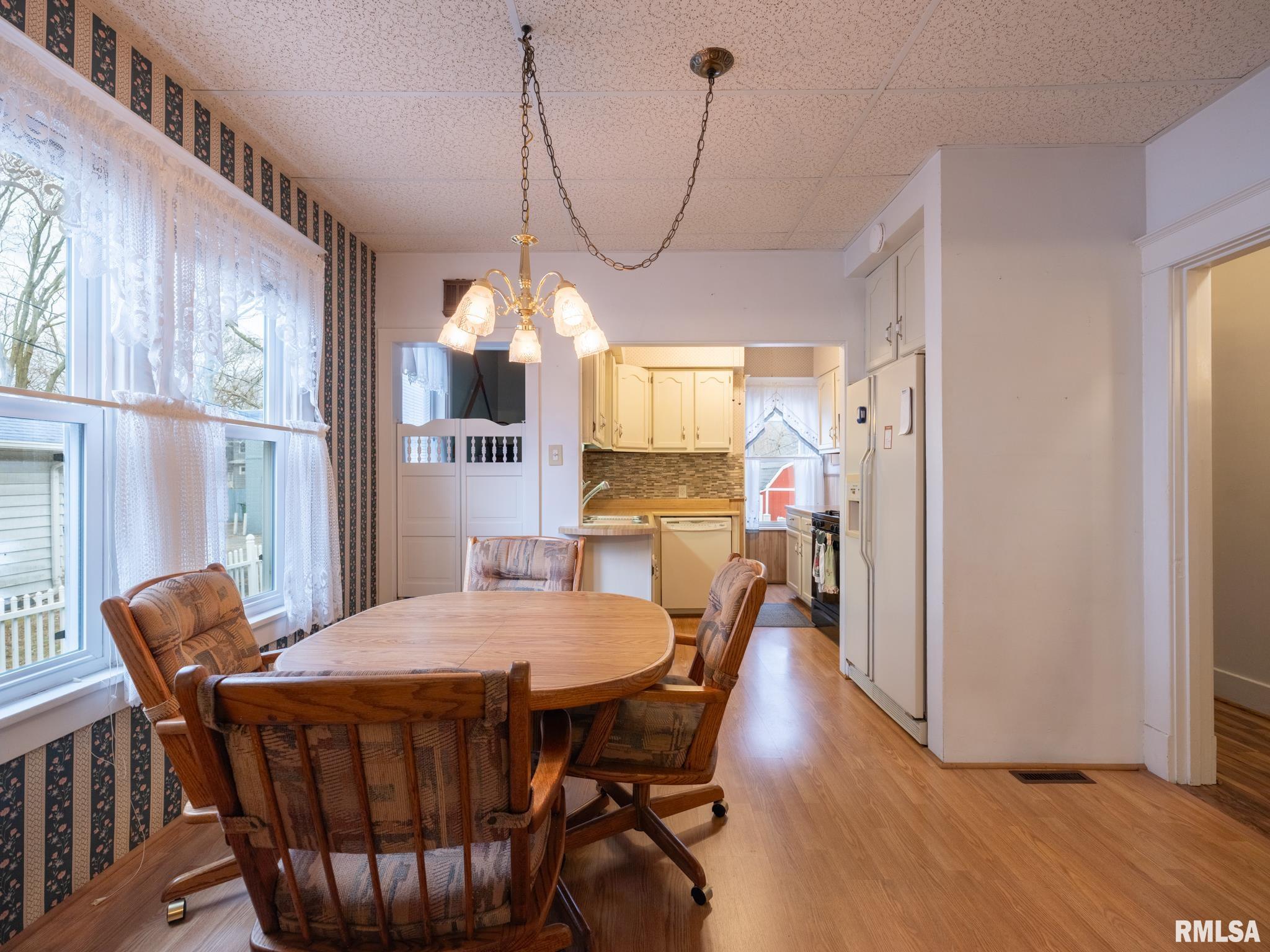 1219 North Sheridan Road Peoria, IL 61606 - Photo 10 of 53