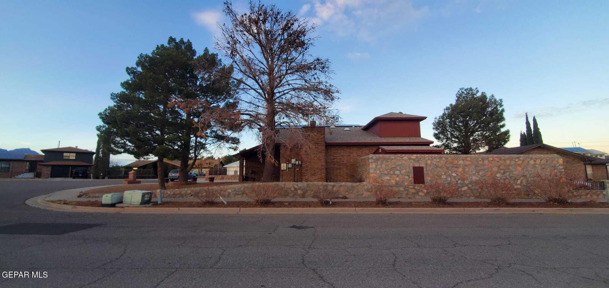 4643 R L Shoemaker Drive El Paso, TX 79924 - Photo 4 of 17 WhatsApp Image 2025-02-14 at 21.46.49_e0