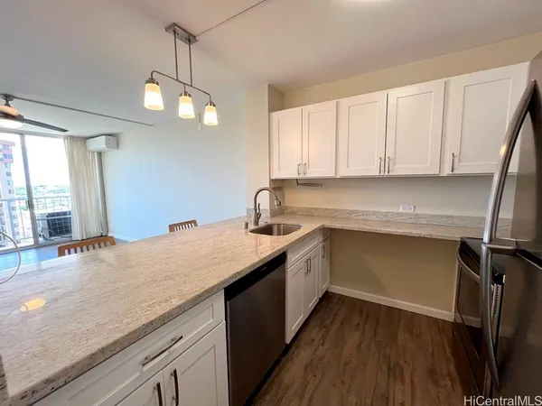 $2,325 | 98-410 Koauka Loop, Unit 14J, Aiea, HI 96701