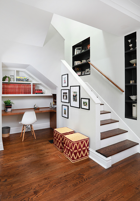 1821 West Cortland Street Chicago, IL 60622 - Photo 9 of 50 a living room with furniture and a flat screen tv