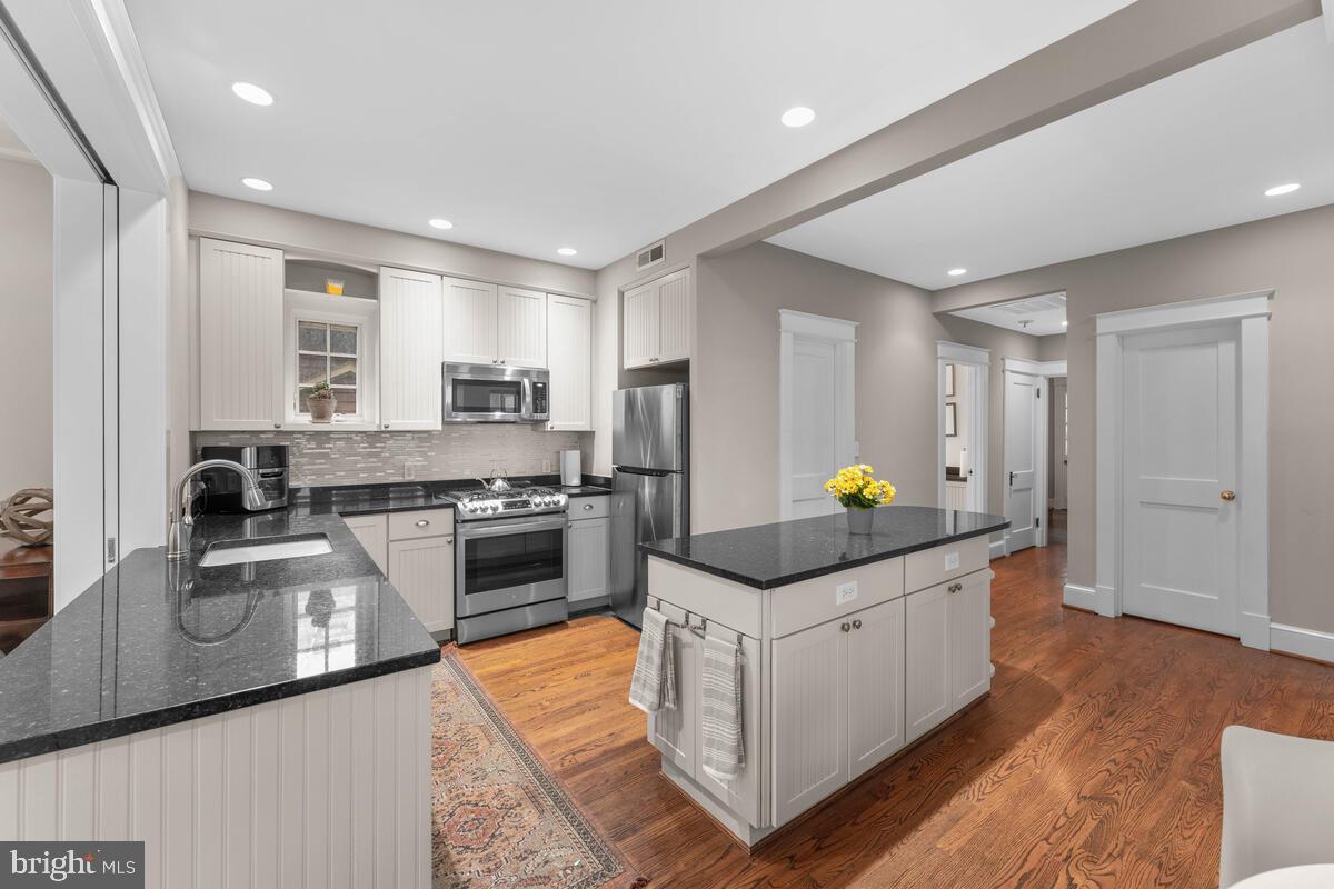 2012 Luzerne Avenue Silver Spring, MD 20910 - Photo 13 of 51