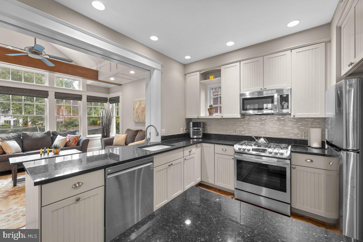 2012 Luzerne Avenue Silver Spring, MD 20910 - Photo 14 of 51