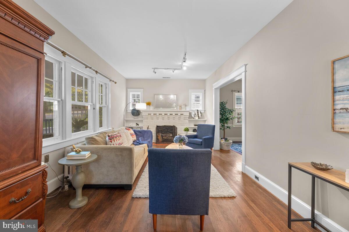 2012 Luzerne Avenue Silver Spring, MD 20910 - Photo 8 of 51