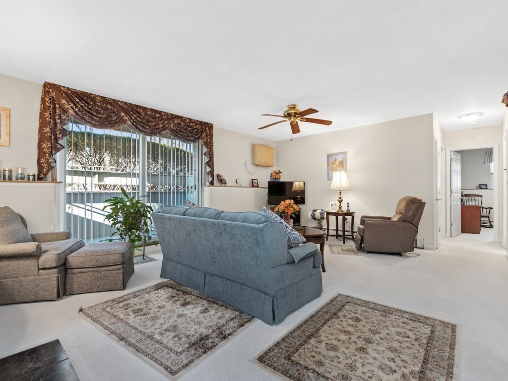 62 Jacqueline Road, Unit 4 Waltham, MA 02452 - Photo 3 of 30