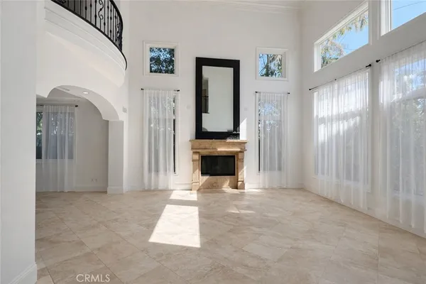 a view of a livingroom with a fireplace