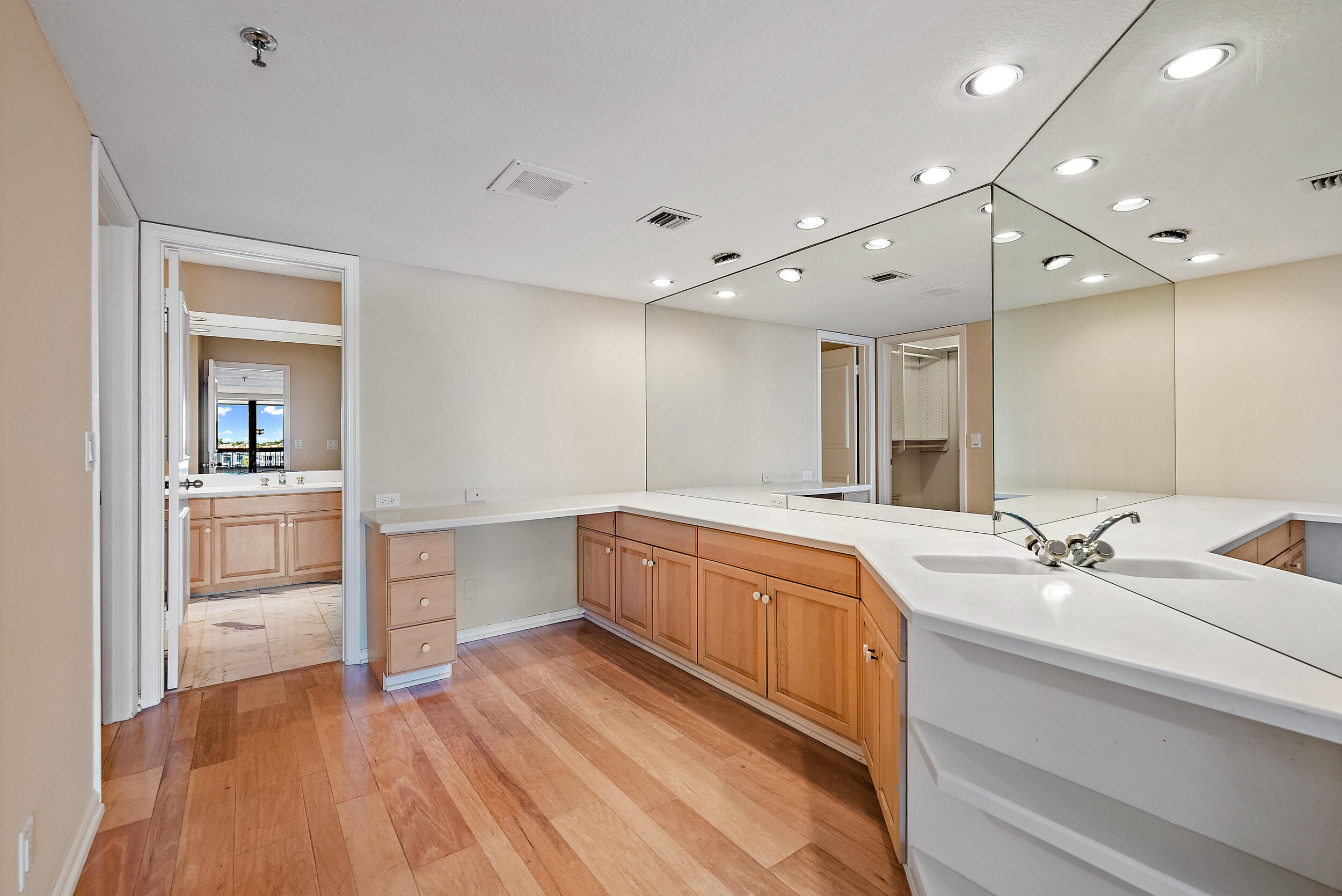 19750 South Beach Road, Unit 4030 Jupiter, FL 33469 - Photo 17 of 27 Primary Bath