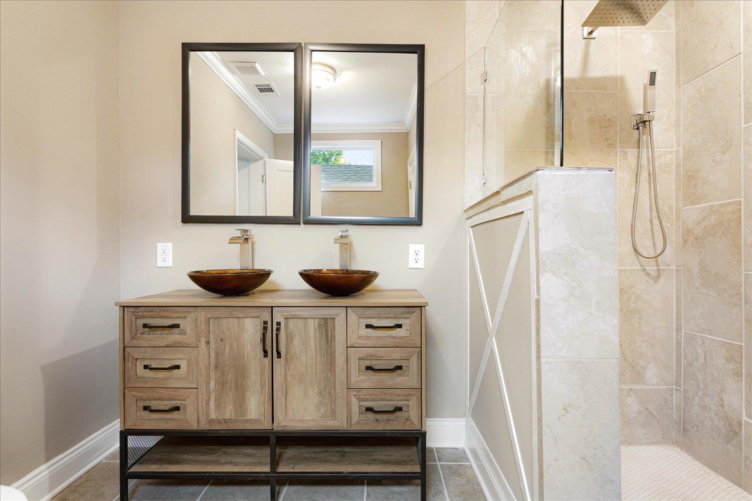 774 Eastern Drive Memphis, TN 38122 - Photo 22 of 33 a view of cabinets