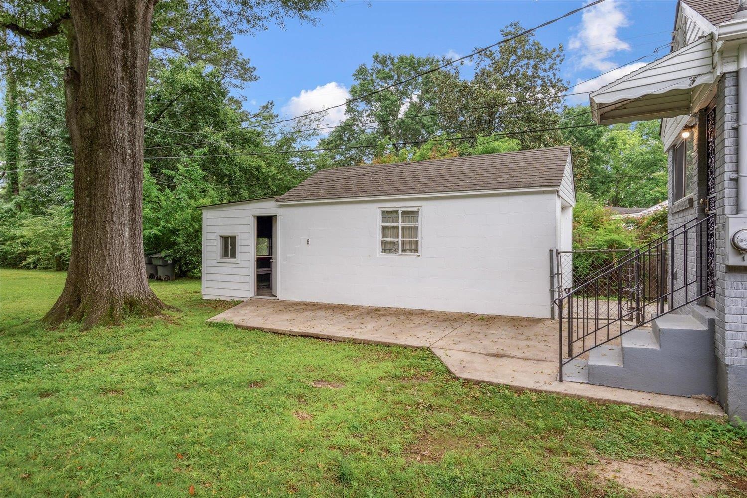 774 Eastern Drive Memphis, TN 38122 - Photo 28 of 33 a view of backyard of house with green space