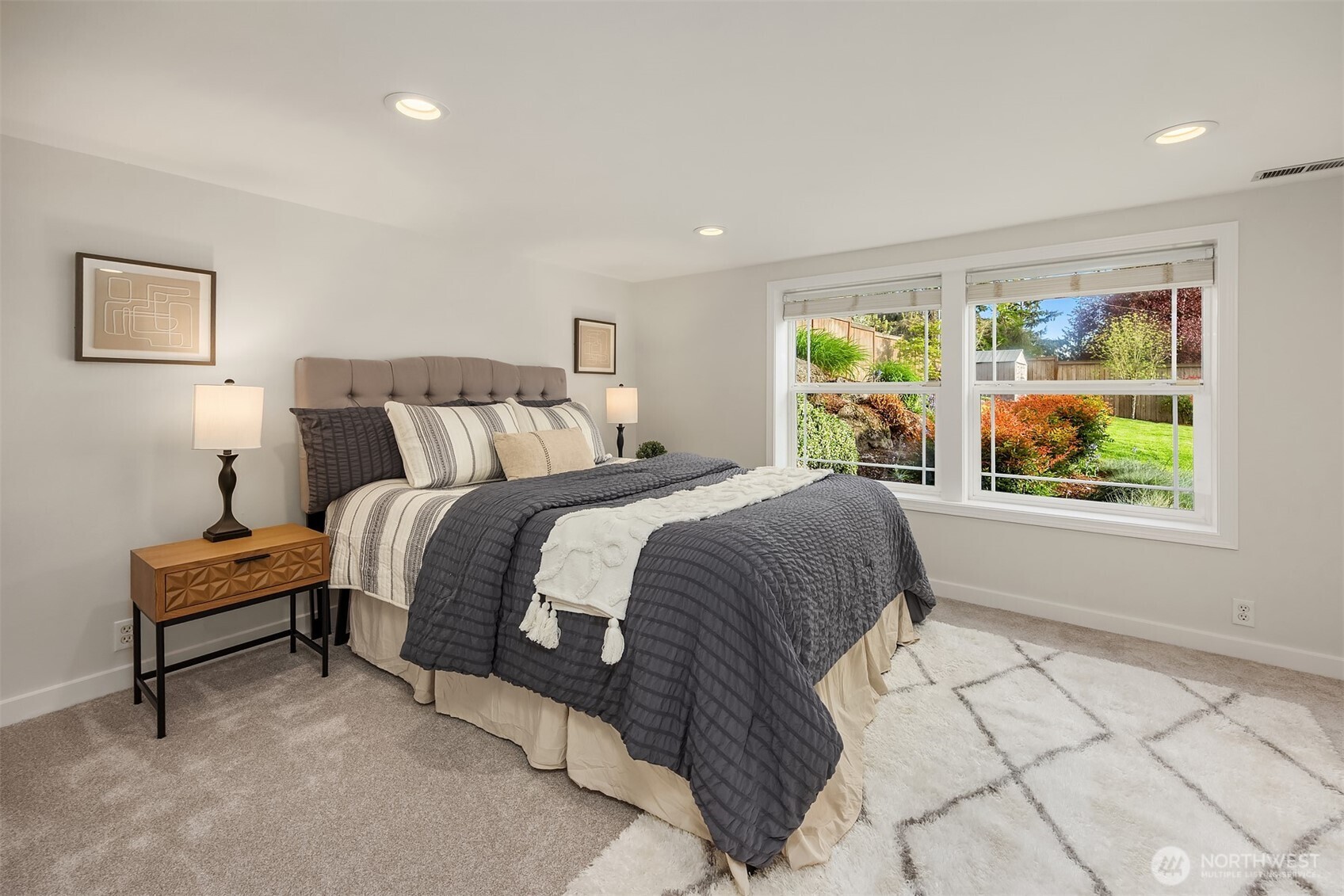 9359 Sunset Way Bellevue, WA 98004 - Photo 25 of 40