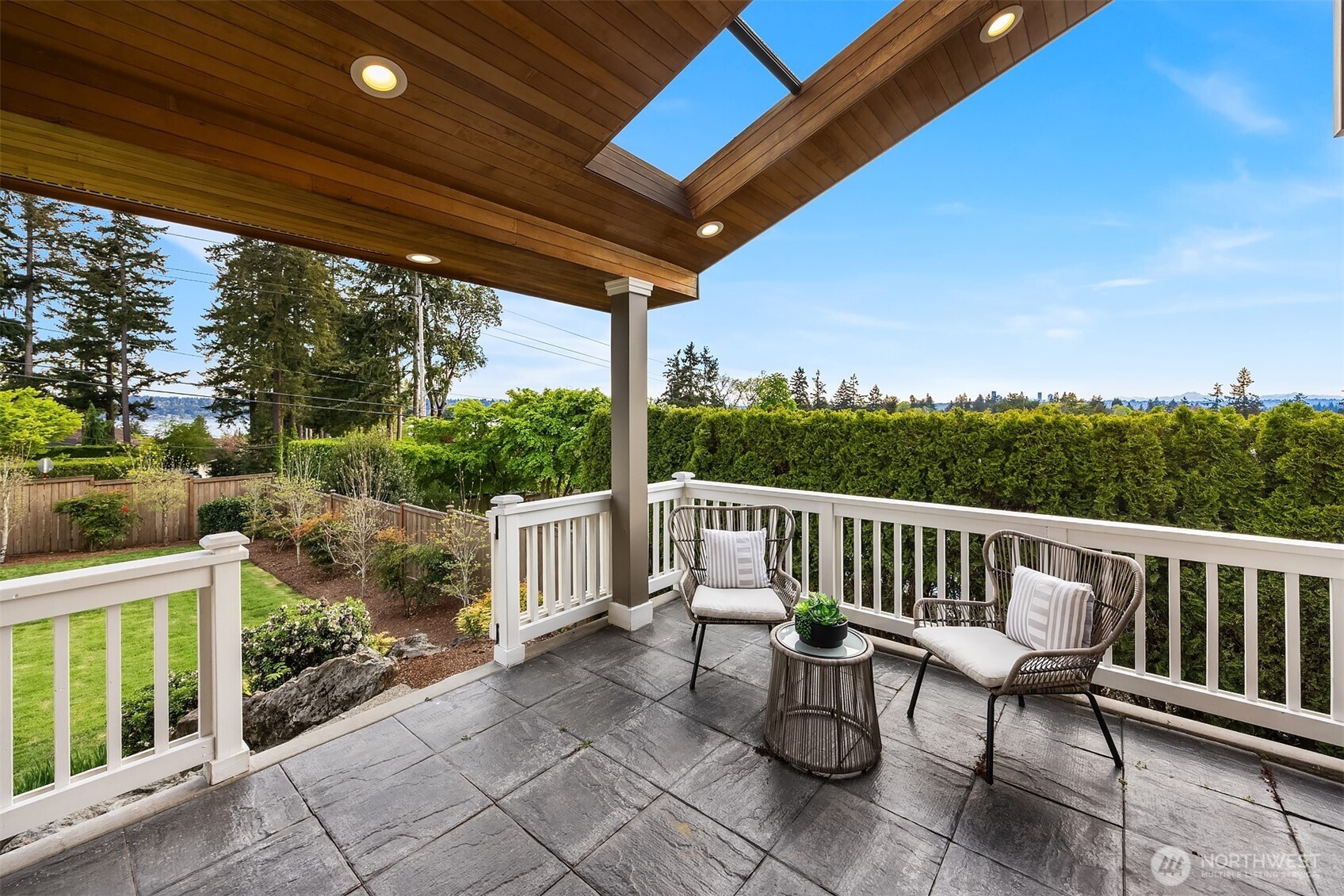 9359 Sunset Way Bellevue, WA 98004 - Photo 30 of 40