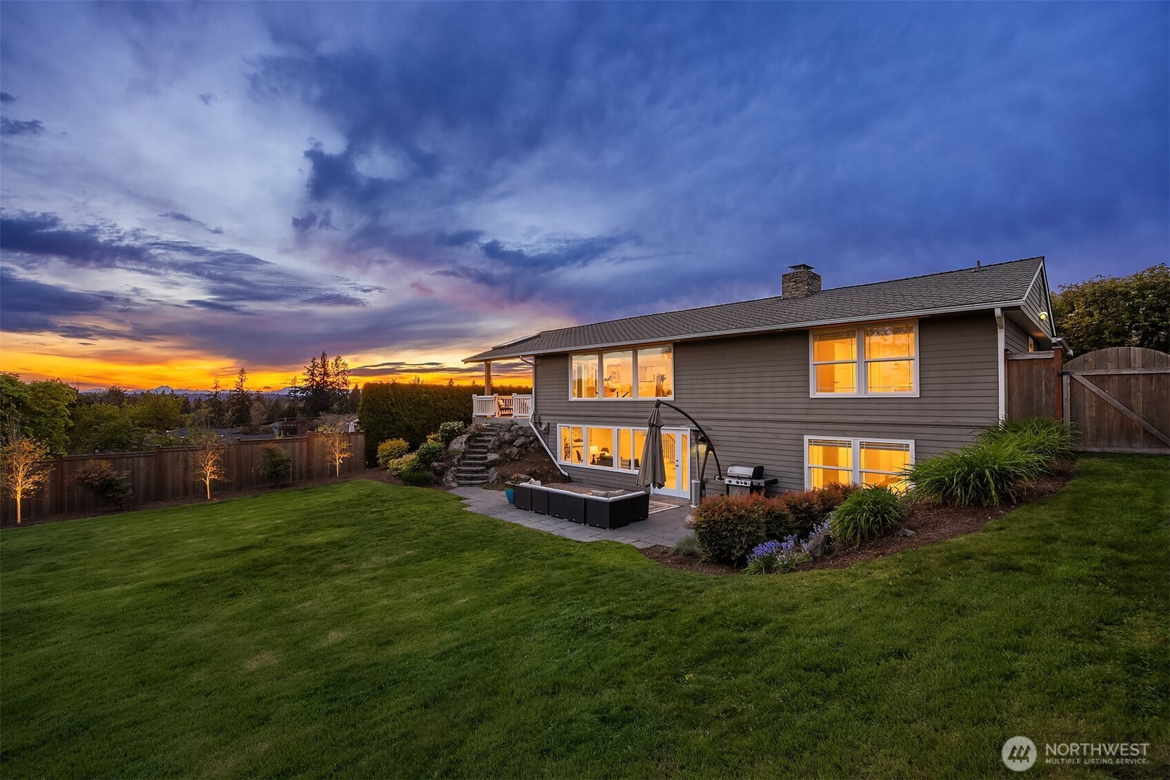 9359 Sunset Way Bellevue, WA 98004 - Photo 36 of 40