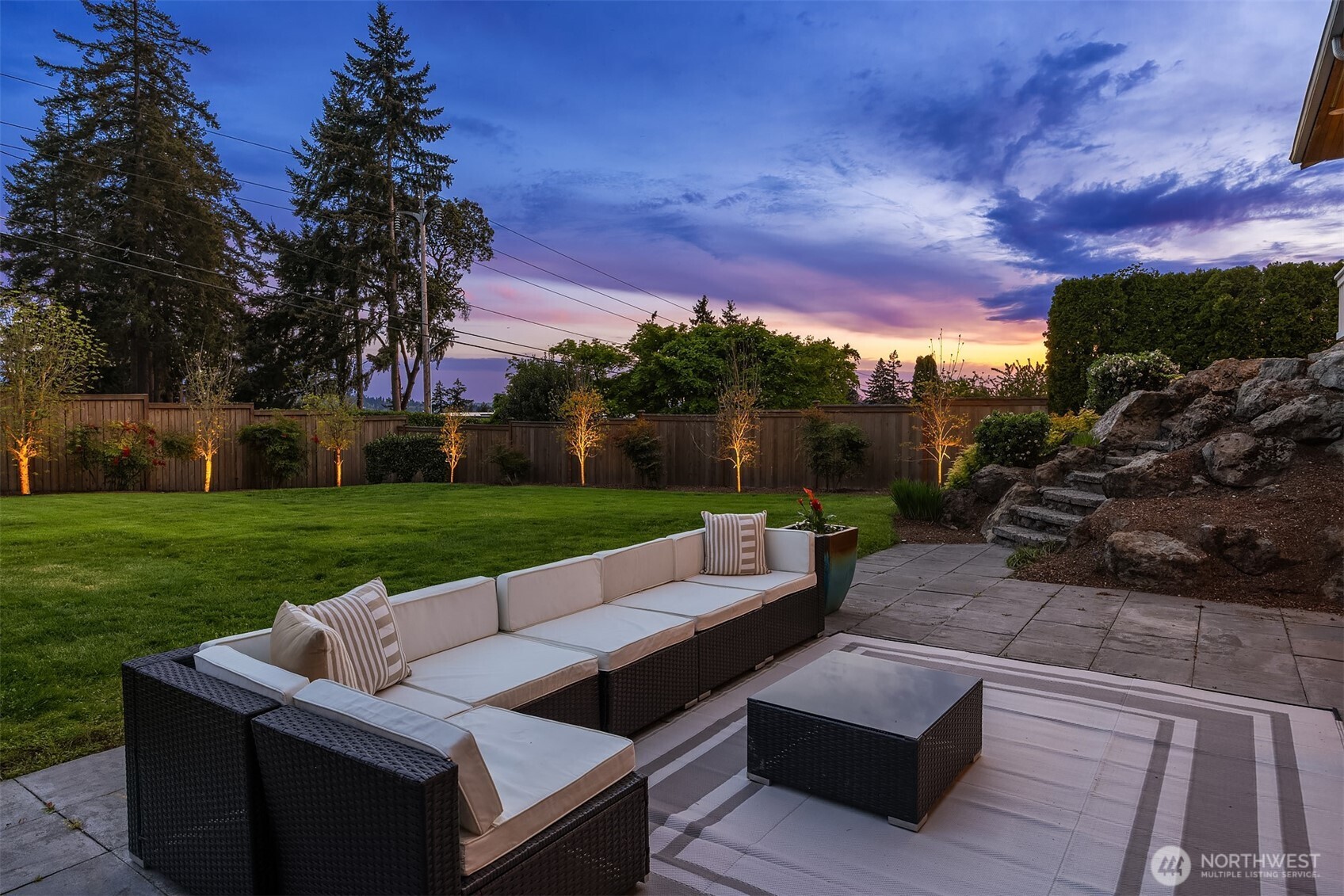 9359 Sunset Way Bellevue, WA 98004 - Photo 6 of 40