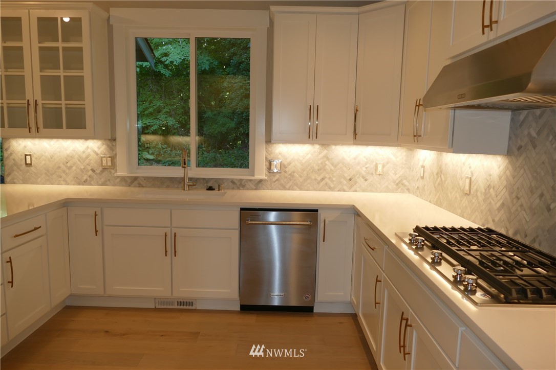 4944 Indian Road Northeast Olympia, WA 98506 - Photo 11 of 40 Gallery Image 11