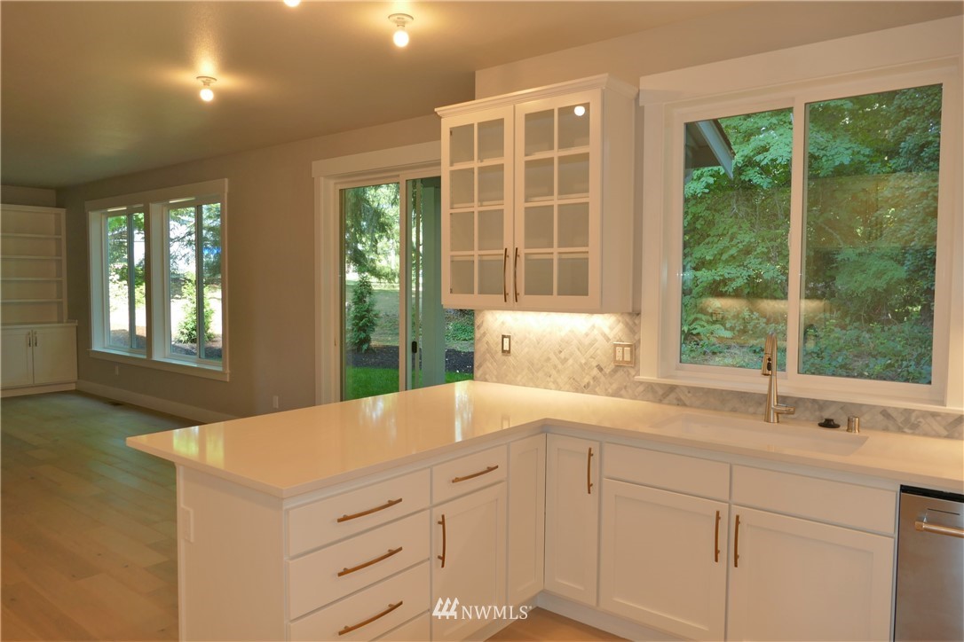 4944 Indian Road Northeast Olympia, WA 98506 - Photo 10 of 40 Gallery Image 10