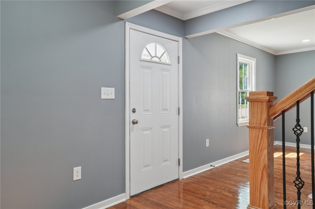 1133 Rome Street Petersburg, VA 23803 - Photo 17 of 33 Foyer entrance with wood finished floors, ornament